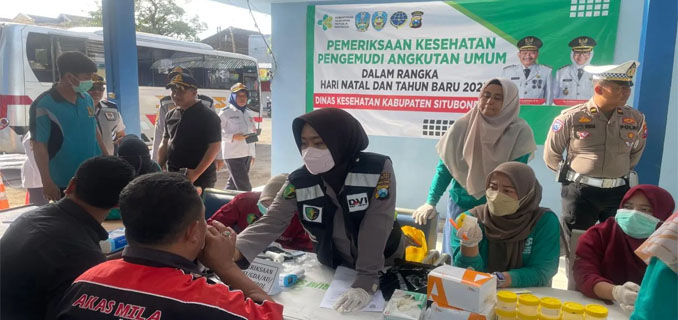 Cegah Kecelakaan, Sopir Bus Terminal Tanjung Priok Dites Urine Jelang Tahun Baru