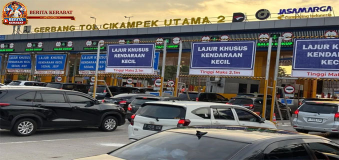 Kurang Saldo E-Toll Bikin Macet Gerbang Tol